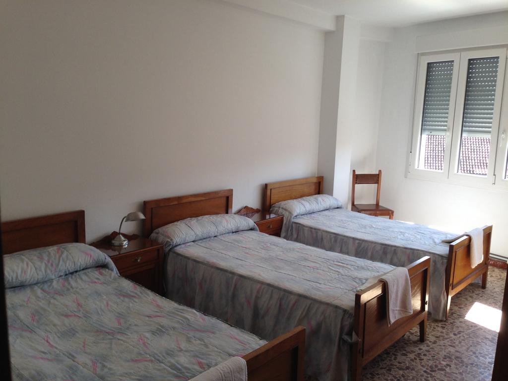 Chambre Triple avec Salle de Bains Commune